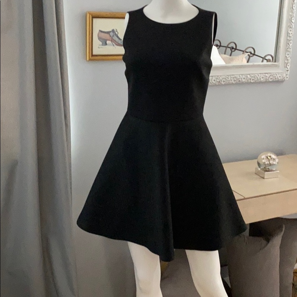 ALICE + OLIVIA Scuba skater dress in gray Size 4